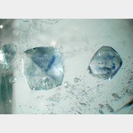 hollandite inclusions