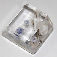 hollandite inclusions